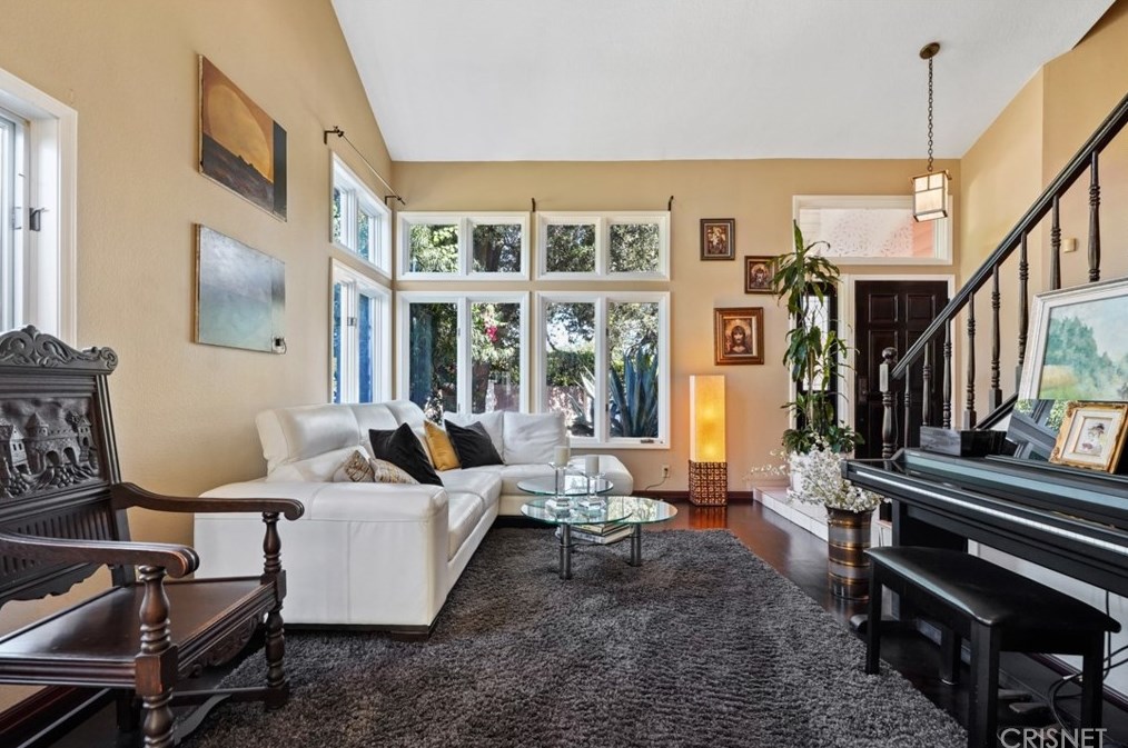 2794 Woodlyn Rd, Pasadena CA  91107-1879 exterior