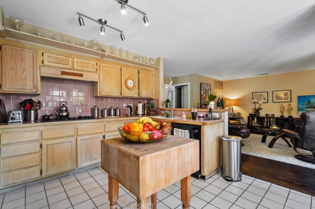 2794 Woodlyn Rd, Pasadena CA  91107-1879 exterior