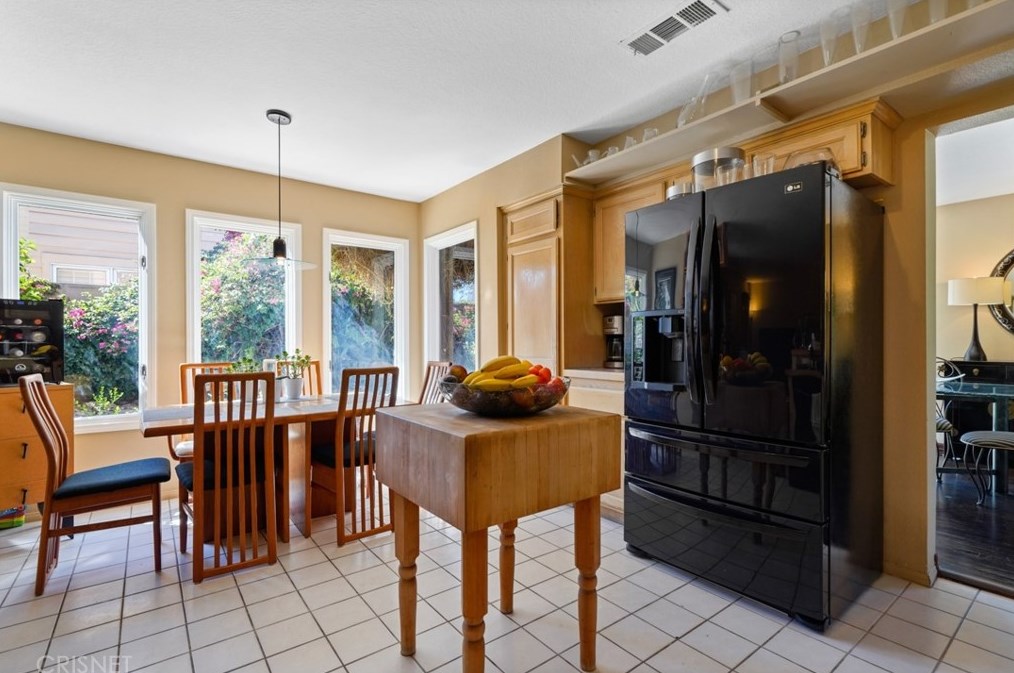 2794 Woodlyn Rd, Pasadena CA  91107-1879 exterior