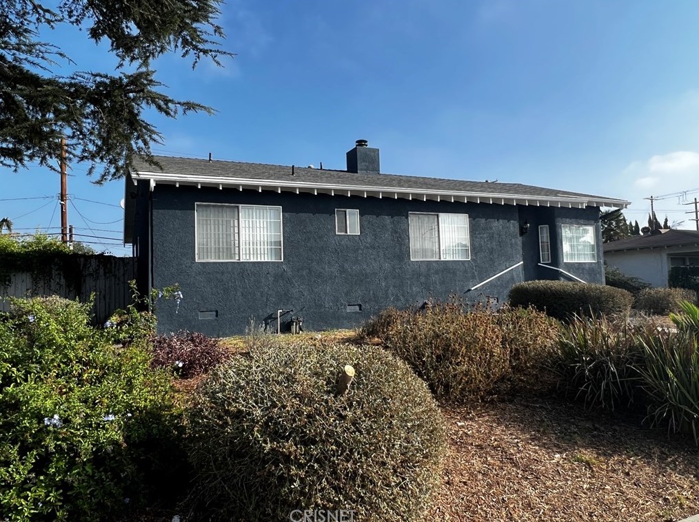 16817 Chatsworth St, San Fernando, CA 91344