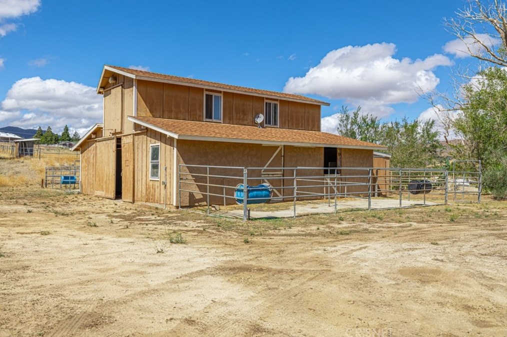 40027 90th St, Palmdale, CA 93551-7429