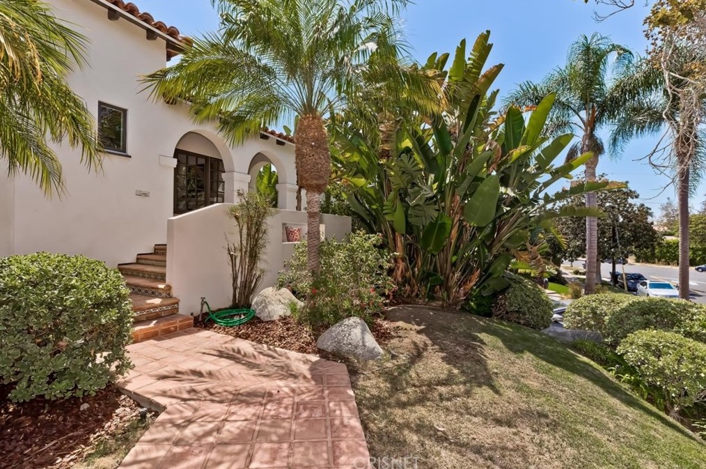 10546 Tennessee Ave, Los Angeles, CA 90064-2328
