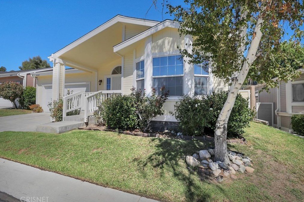 20049 Crest View Dr, Santa Clarita, CA 91351