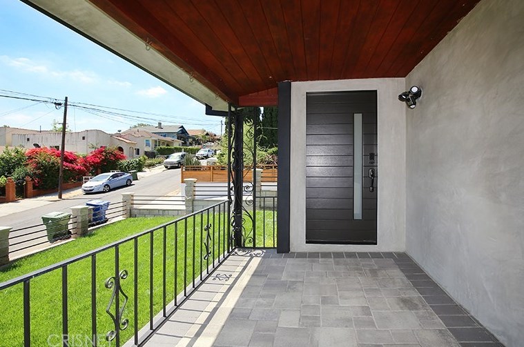 1041 Dexter St, Los Angeles CA  90042-2247 exterior