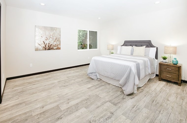 1041 Dexter St, Los Angeles CA  90042-2247 exterior