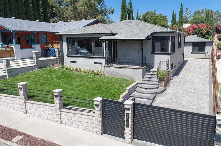 1041 Dexter St, Los Angeles CA  90042-2247 exterior