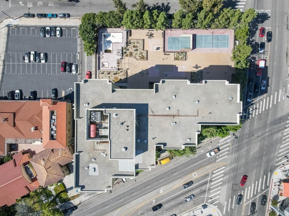 321 San Vicente Blvd, Los Angeles CA  90048-3359 exterior