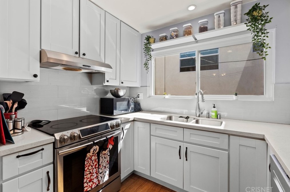 5232 Corteen Pl #24, North Hollywood, CA 91607