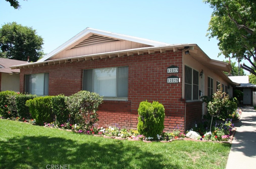 12825 Oxnard St, North Hollywood, CA 91606
