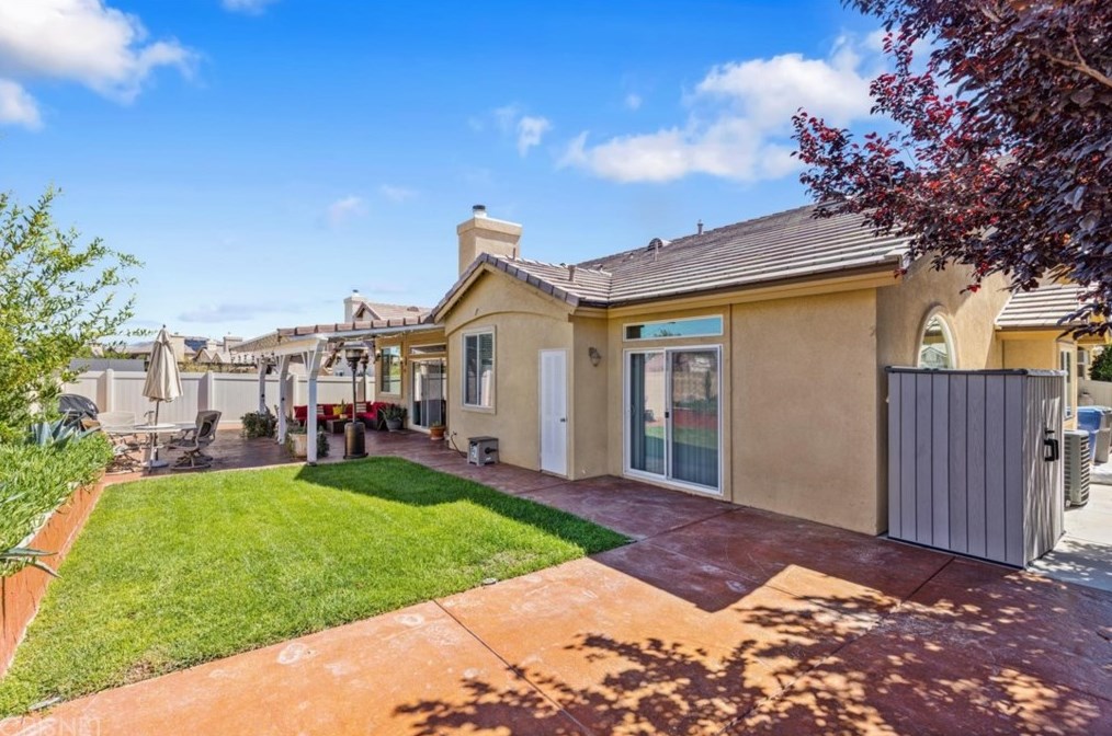 37047 Firethorn St, Palmdale, CA 93550-7394