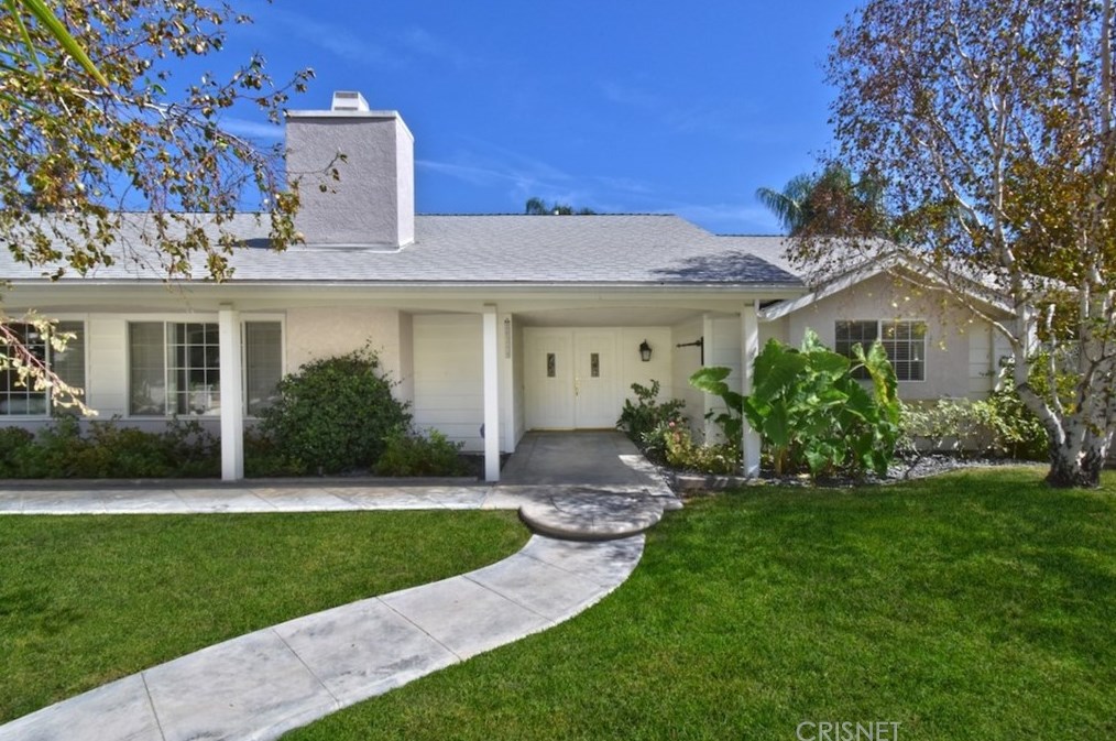 20200 Germain St, Chatsworth, CA 91311-2518