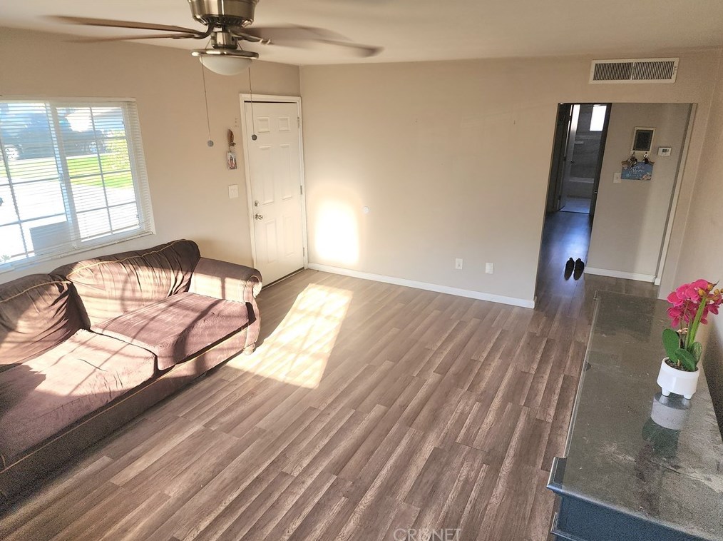 4117 Wood Ln, Bakersfield, CA 93309-4156