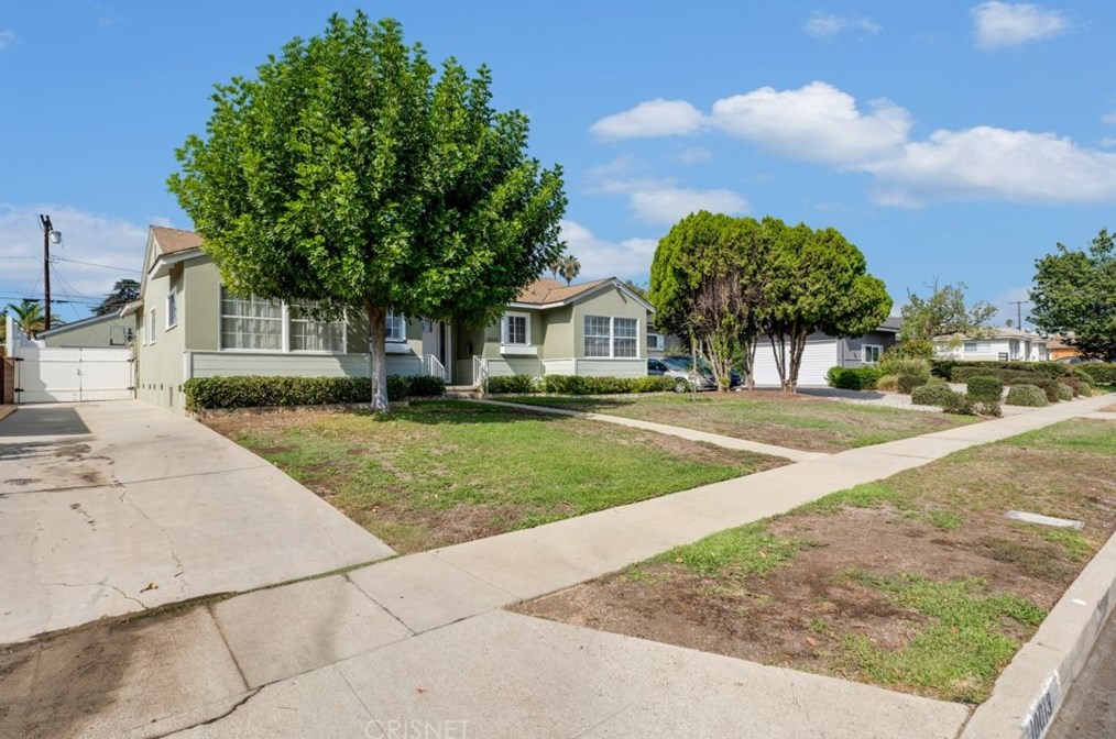 10013 Memory Park Ave, San Fernando, CA 91345-3020