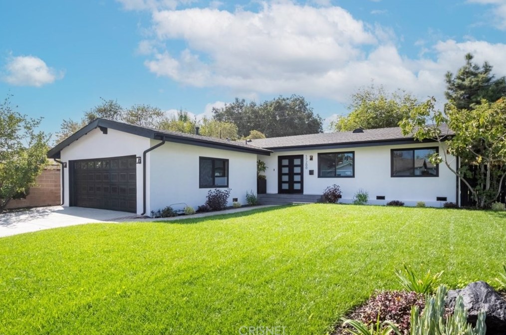 17200 Bircher St, San Fernando, CA 91344-2408