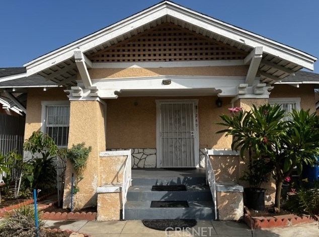 1249 52nd St, Los Angeles, CA 90011-4703