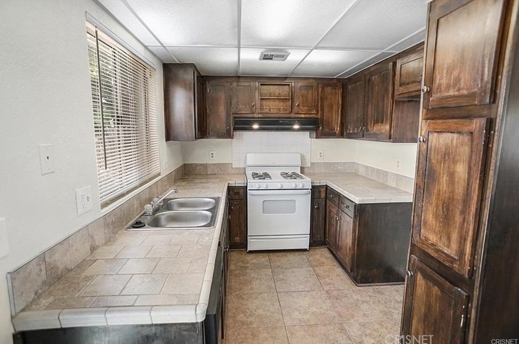 2346 Pecos Ct, Lancaster, CA 93535