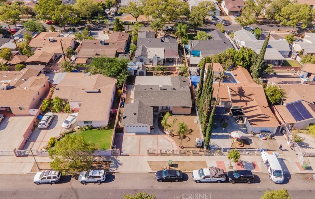 9323 Urbana Ave, Los Angeles, CA 91331-5542