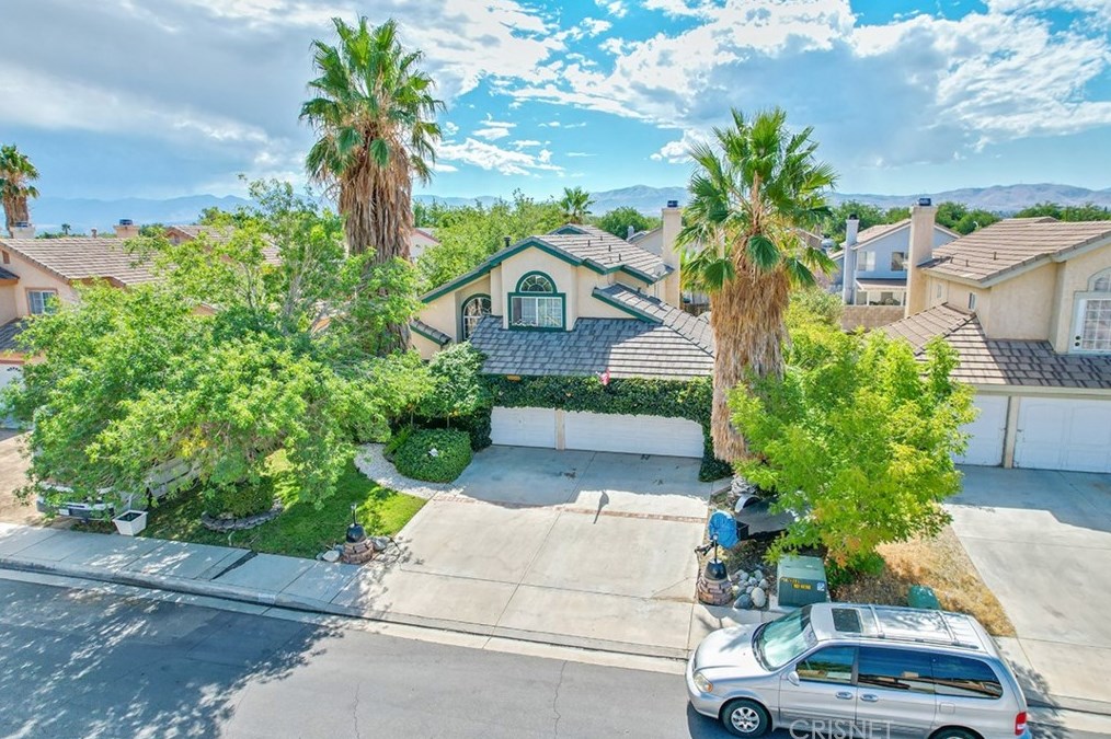 3242 Rollingridge Ave, Palmdale, CA 93550-1311