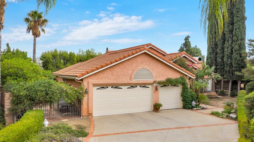 17670 Tuscan Dr, San Fernando, CA 91344-1059