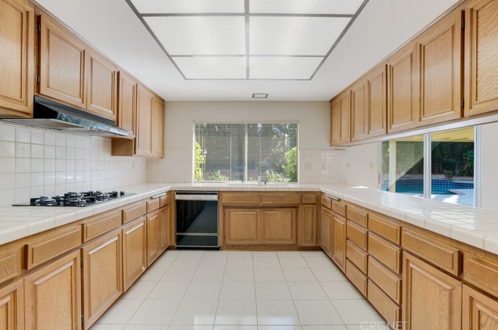 20956 Germain St, Chatsworth, CA 91311-2330