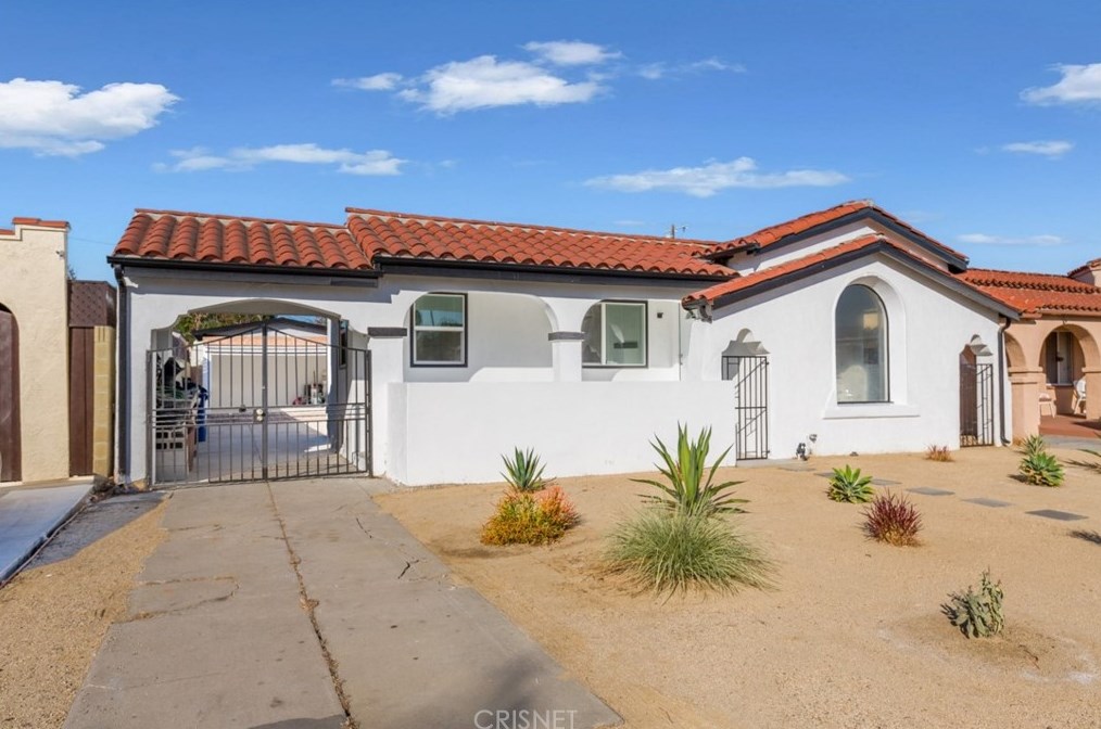 8741 Denker Ave, Los Angeles, CA 90047-3424