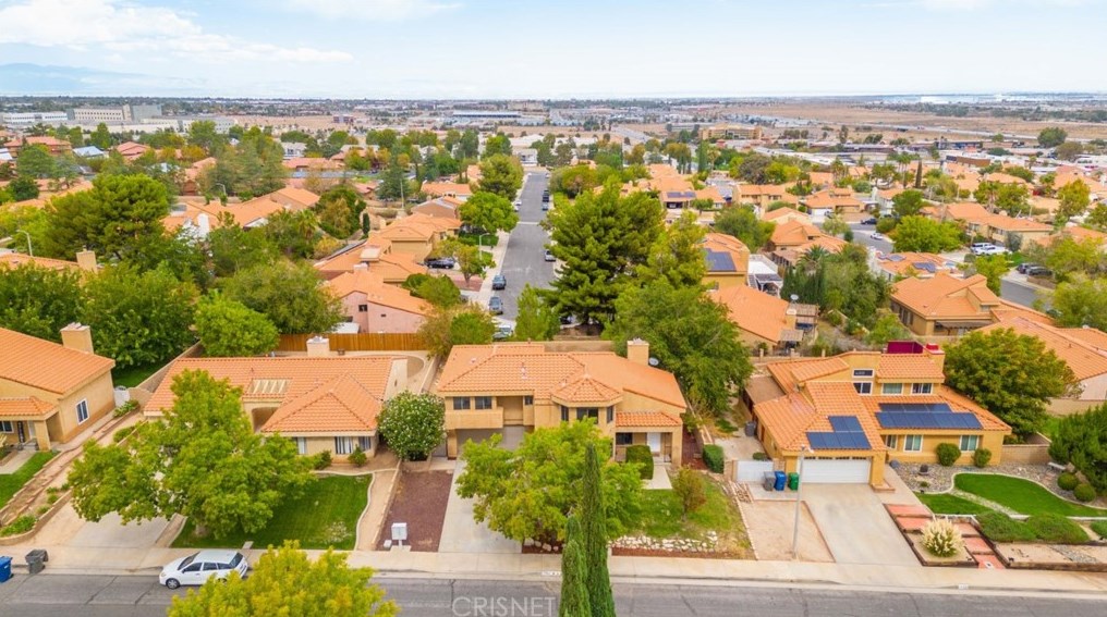 537 Avenue, Palmdale, CA 93551-7706