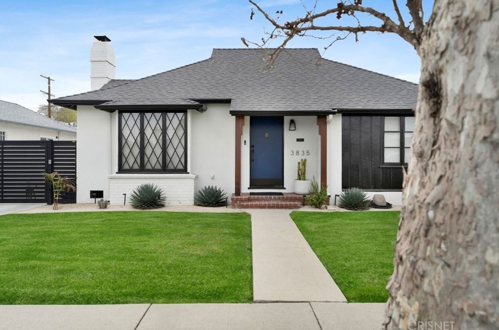 3835 Wellington Rd, Los Angeles, CA 90008-1810