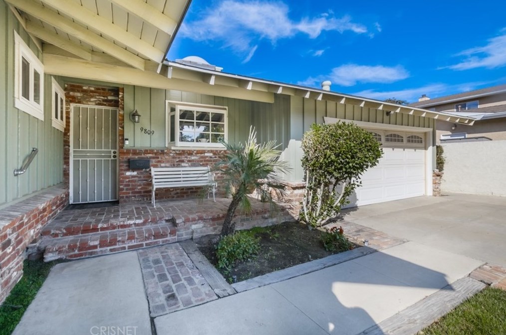 9809 Kessler Ave, Chatsworth, CA 91311-5506