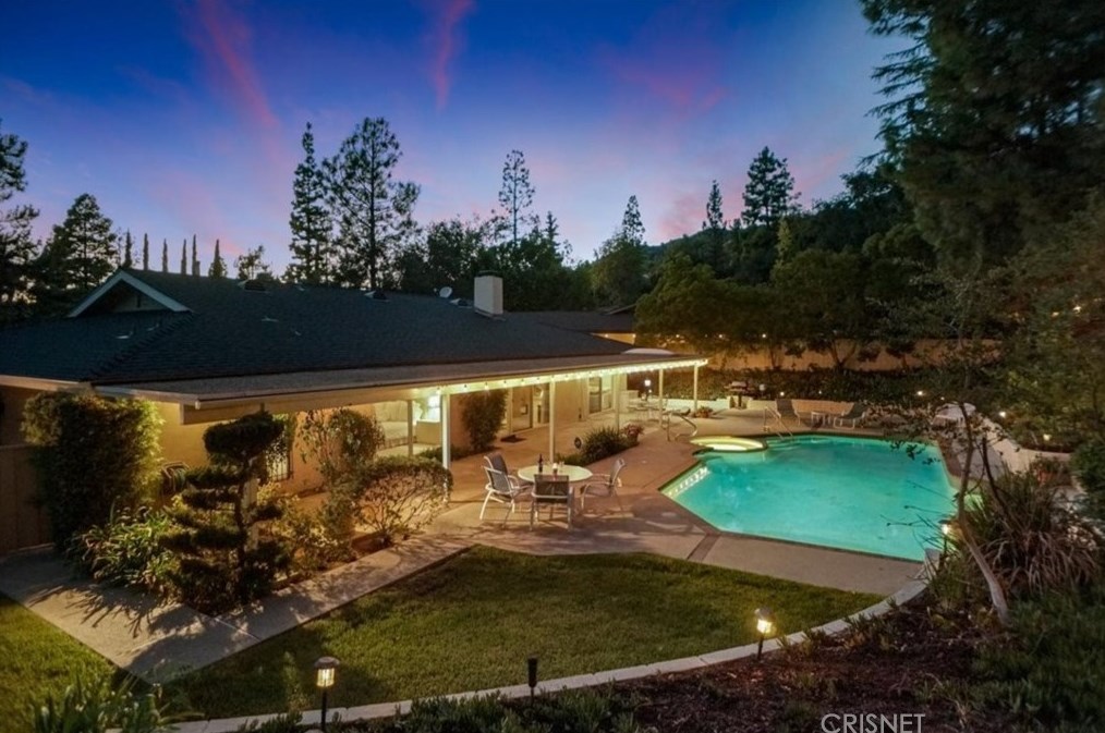 5216 Haskell St, La Canada, CA 91011