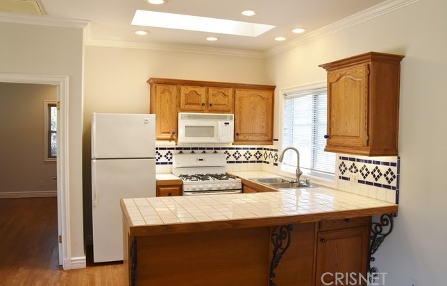 4628 Seratt Pl, North Hollywood, CA 91607-4090