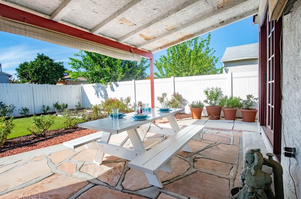 6701 Bovey Ave, Los Angeles CA  91335-4936 exterior