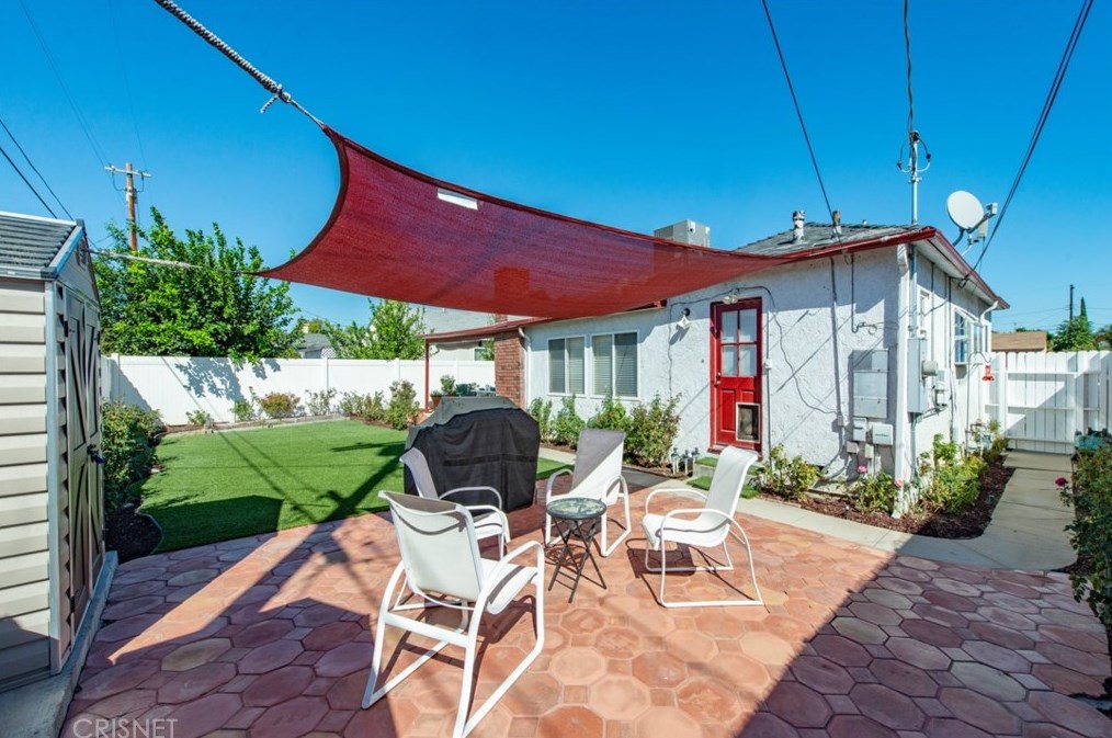 6701 Bovey Ave, Los Angeles CA  91335-4936 exterior