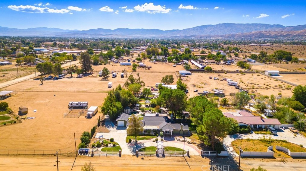 2738 Avenue, Palmdale CA  93551-2424 exterior