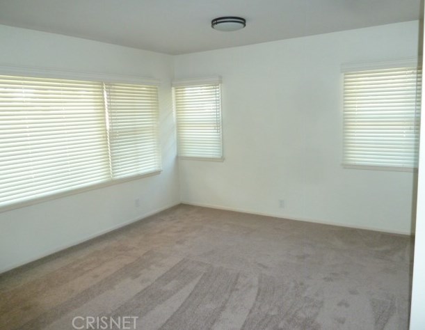 7358 Garden Grove Ave, Los Angeles CA  91335-3127 exterior