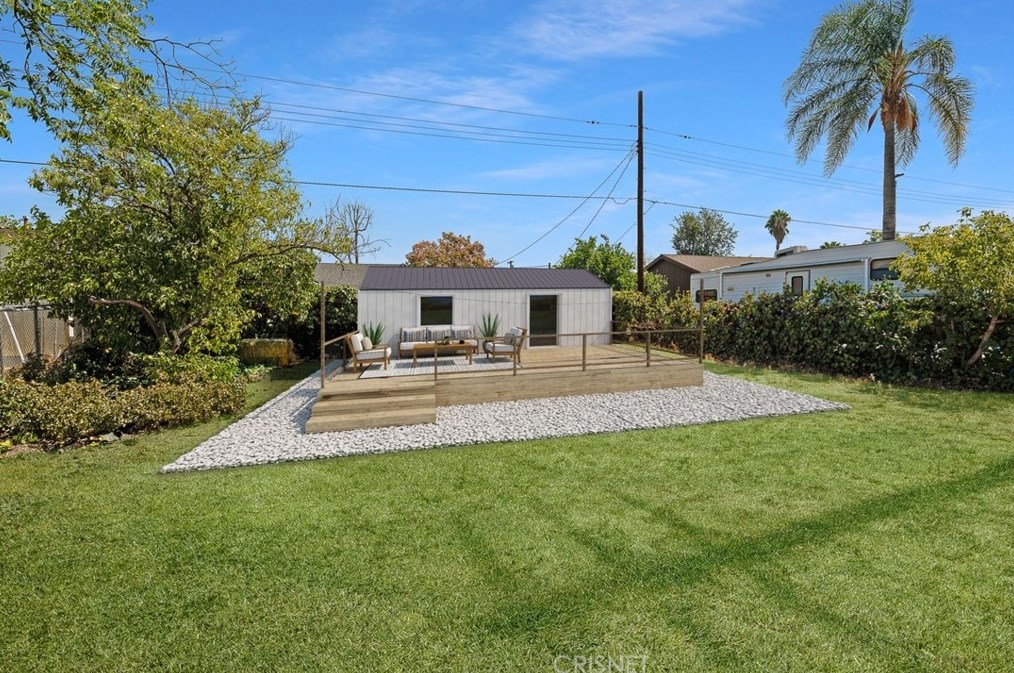 9001 Mercedes Ave, Los Angeles CA  91331-5811 exterior