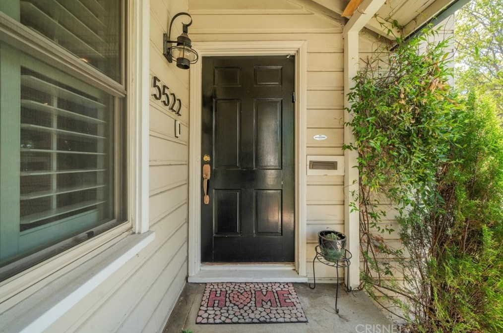 5522 Auckland Ave, North Hollywood, CA 91601-2912