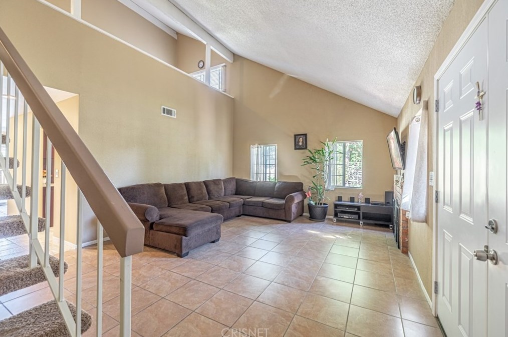 1021 Morven St, Lancaster, CA 93535