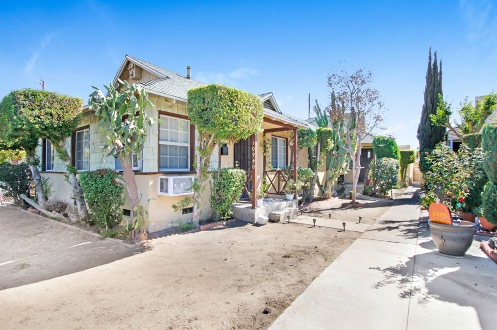 10940 Oxnard St, North Hollywood, CA 91606