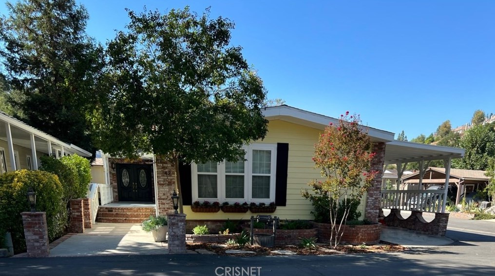 49 Friars Ln, Thousand Oaks, CA 91361-4804