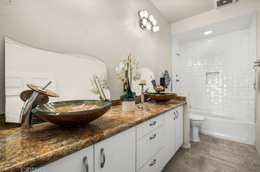 12211 Idaho Ave, Los Angeles CA  90025-3681 exterior