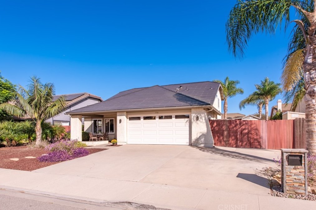 750 Valle Lindo Dr, Camarillo, CA 93010-2953