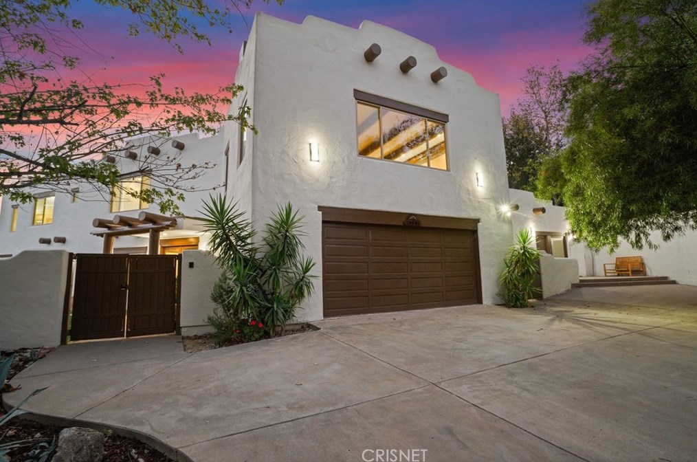 20851 Cheney Dr, Topanga, CA 90290