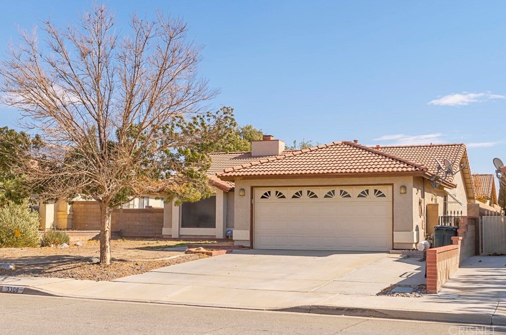 3308 Voyager St, Tropico Village, CA 93560-6231
