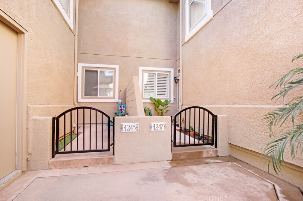 4247 Rusticview Ct, Moorpark, CA 93021-3741
