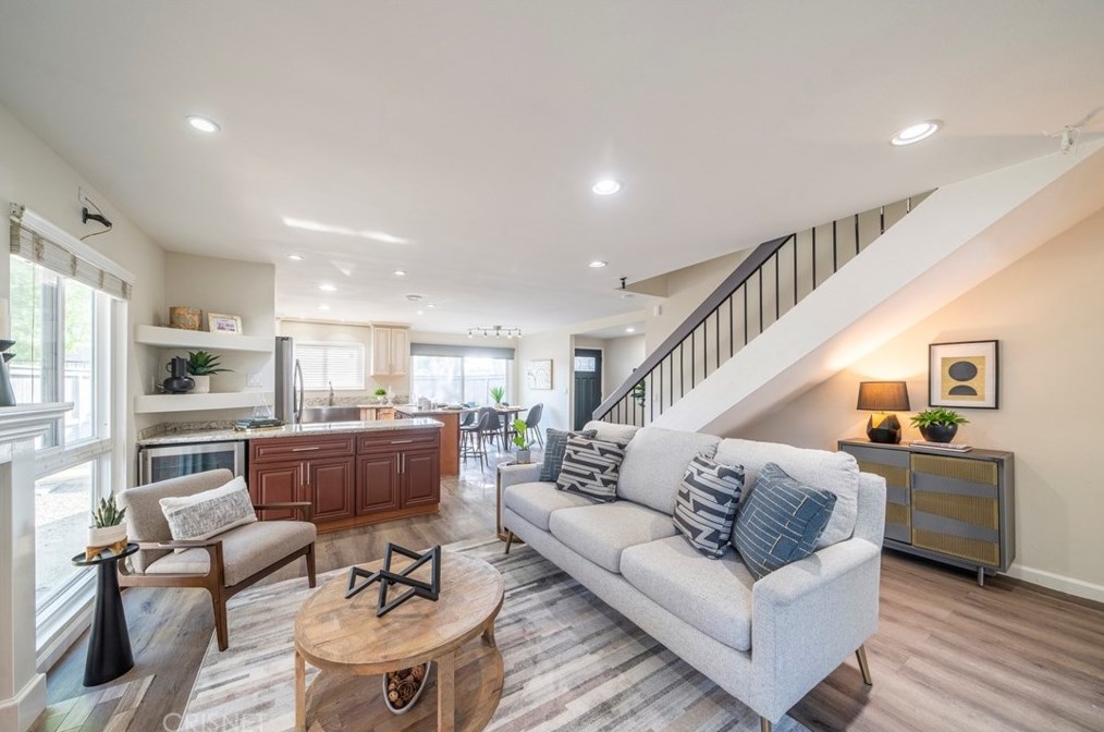 608 Rainier Way #211, Costa Mesa, CA 92626