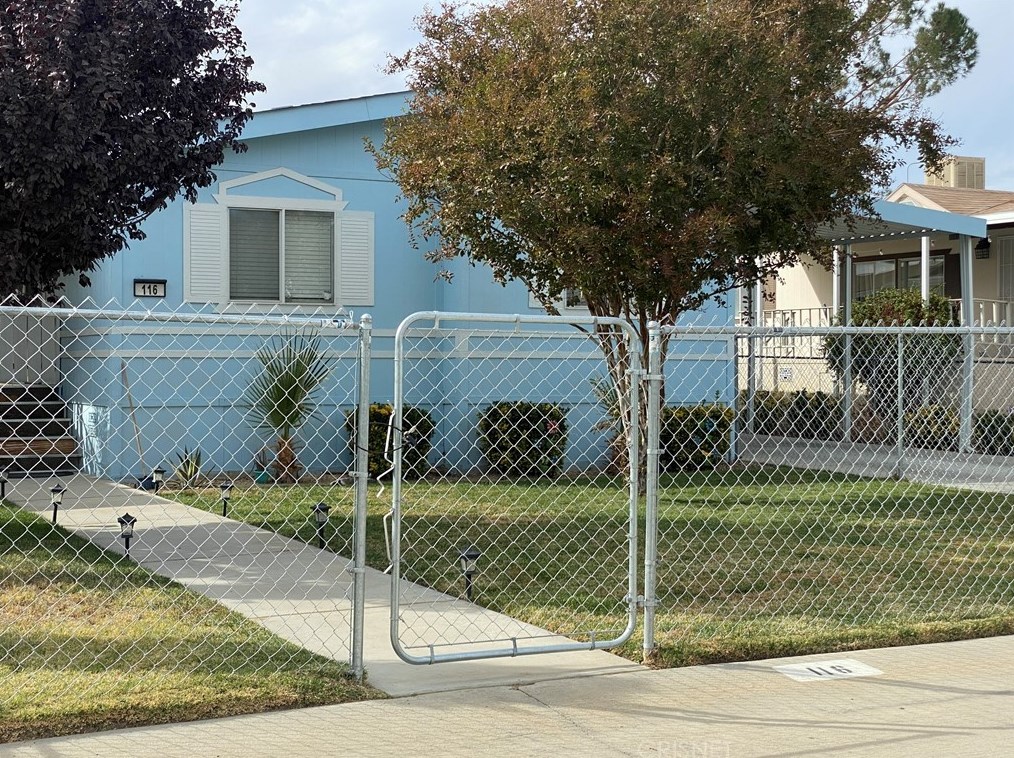 45465 25th St E #116, Lancaster, CA 93535