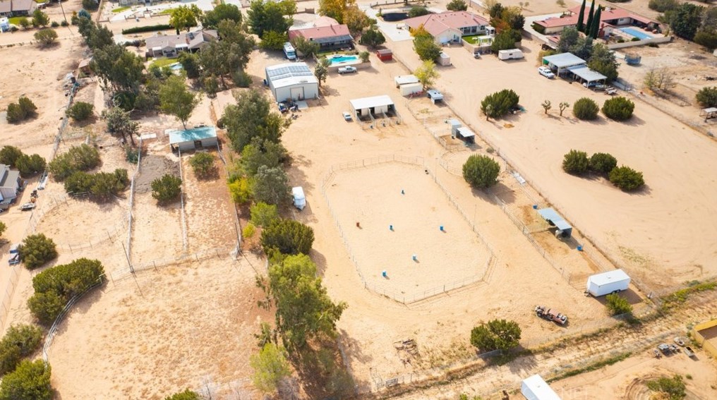 2257 Avenue, Palmdale CA  93551-2339 exterior