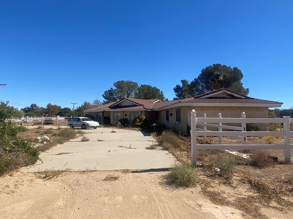 2346 Avenue, Palmdale, CA