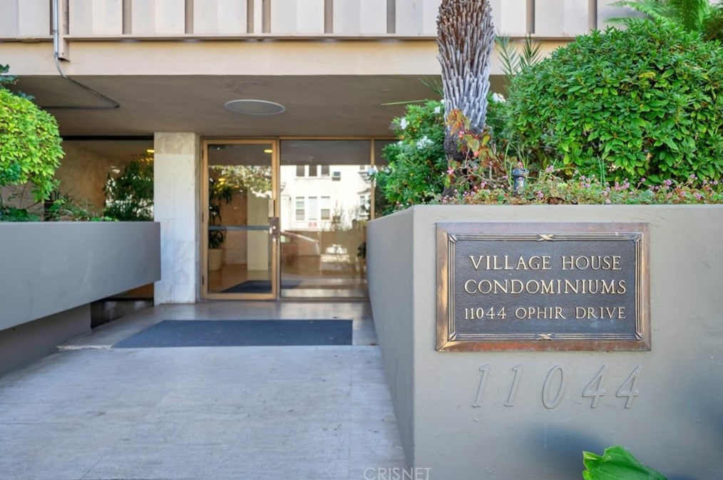 11044 Ophir Dr, Los Angeles CA  90024-2059 exterior