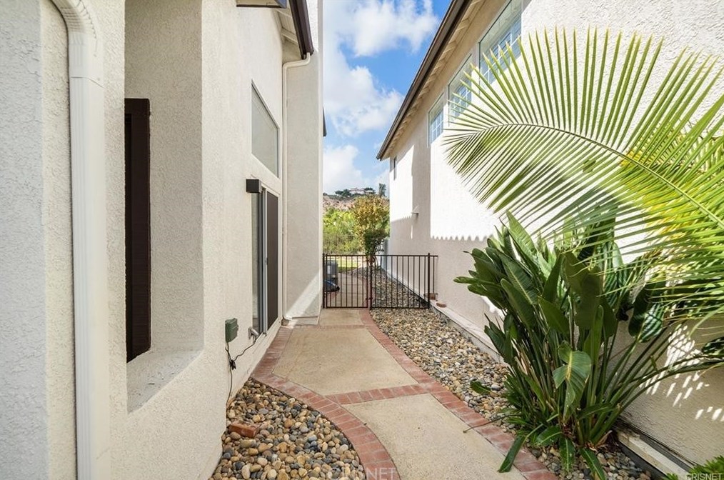 3753 Calle Joaquin, Calabasas, CA 91302